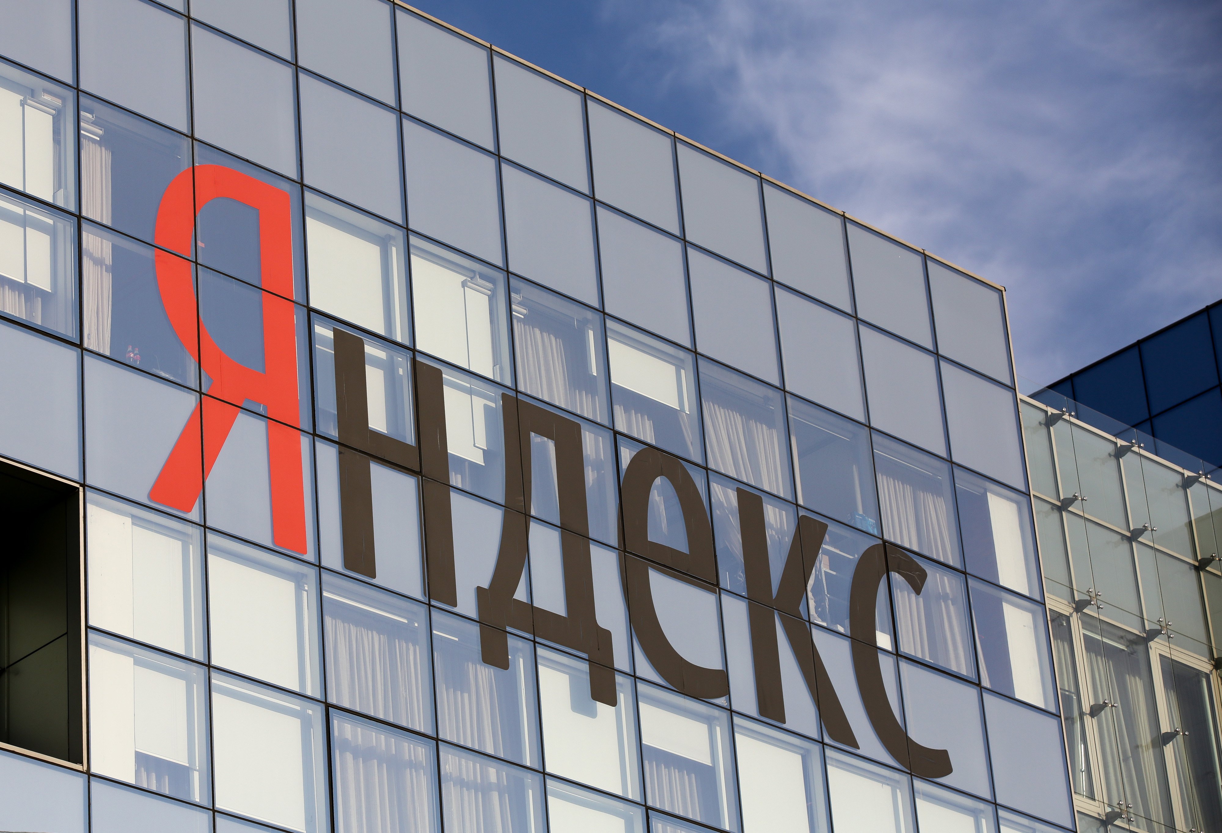 Did Ukraine’s strikes on data centers really silence Russian bots?