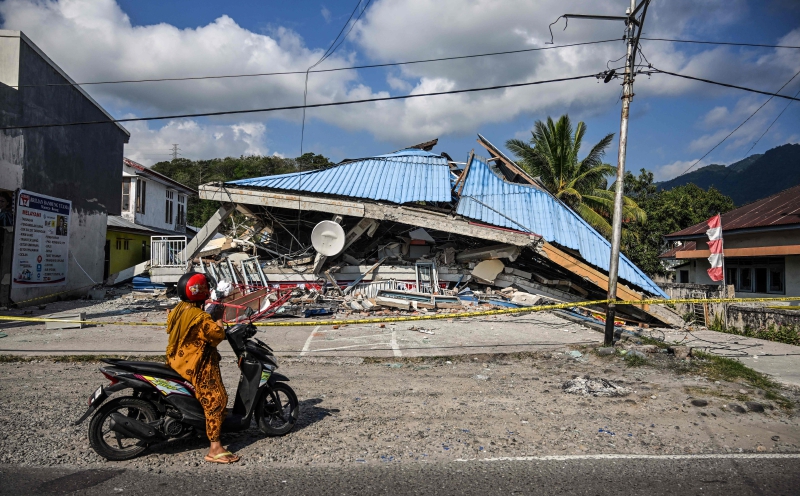 Search for Indonesia quake victims underway on Independence Day