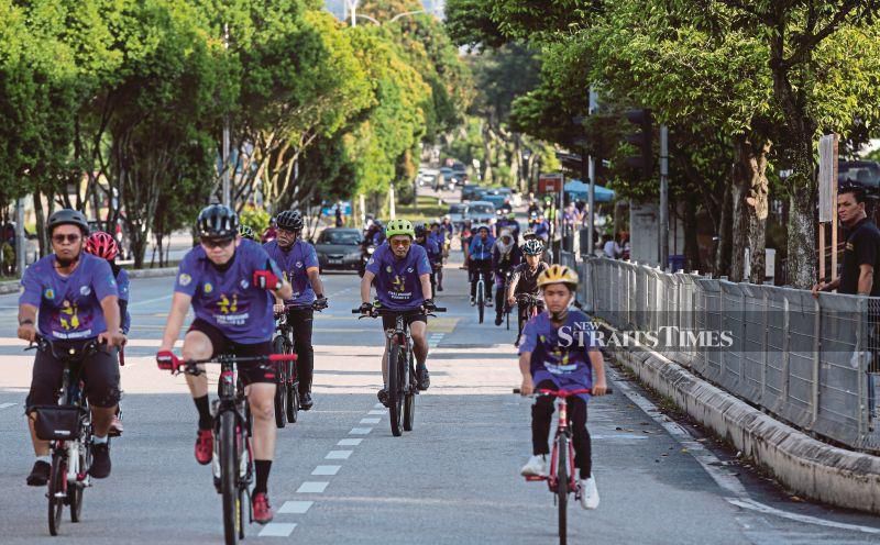 Strengthen cycling regulations to protect all road users