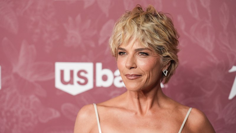 Selma Blair in custody over allegation of physical attack on plane, injury of two flight attendants