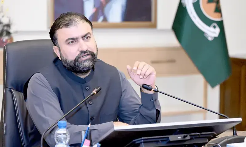 Balochistan CM offers jobs to ‘acid attack heroes’