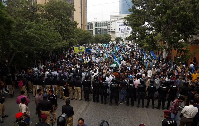 Police block JI rally from staging sit-in outside Governor House in Karachi