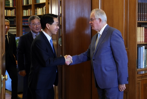 Assembly speaker discusses defense, shipbuilding cooperation with Greek president