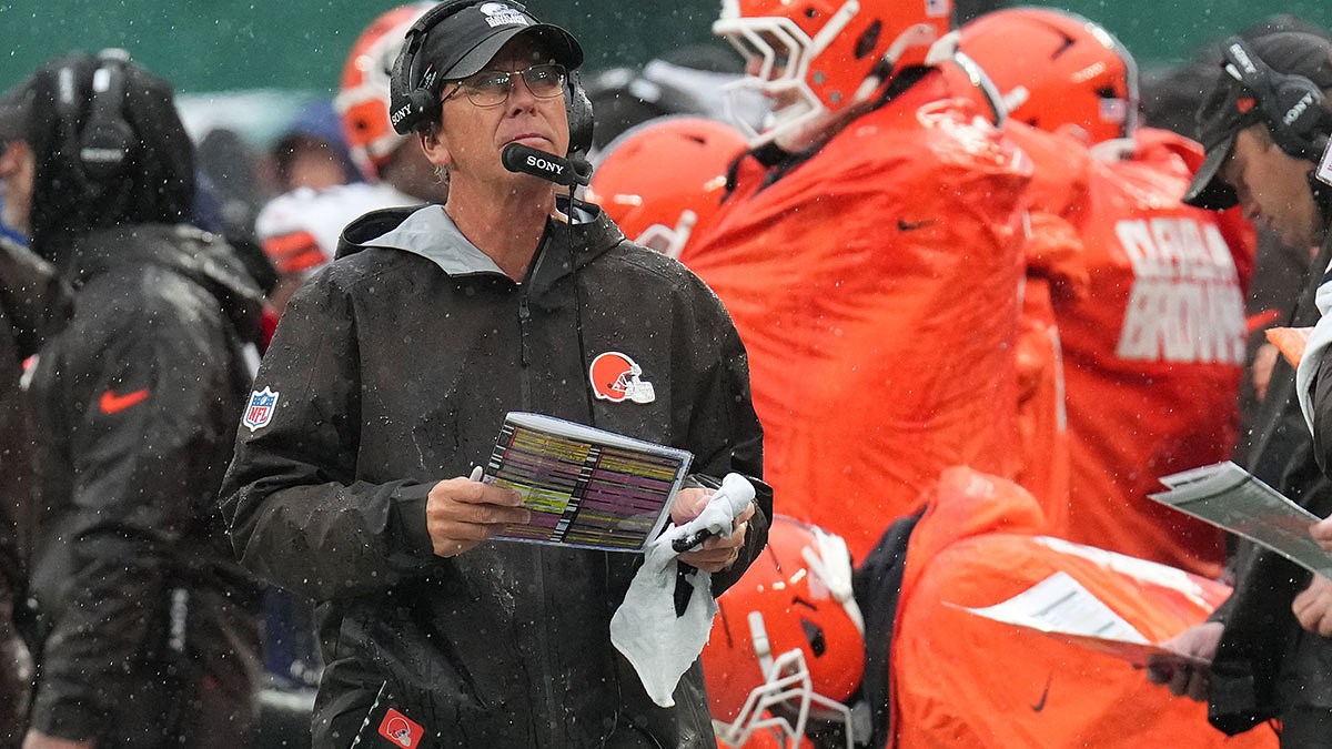 Browns’ Todd Monken puts positive spin on noticeable Deshaun Watson issue