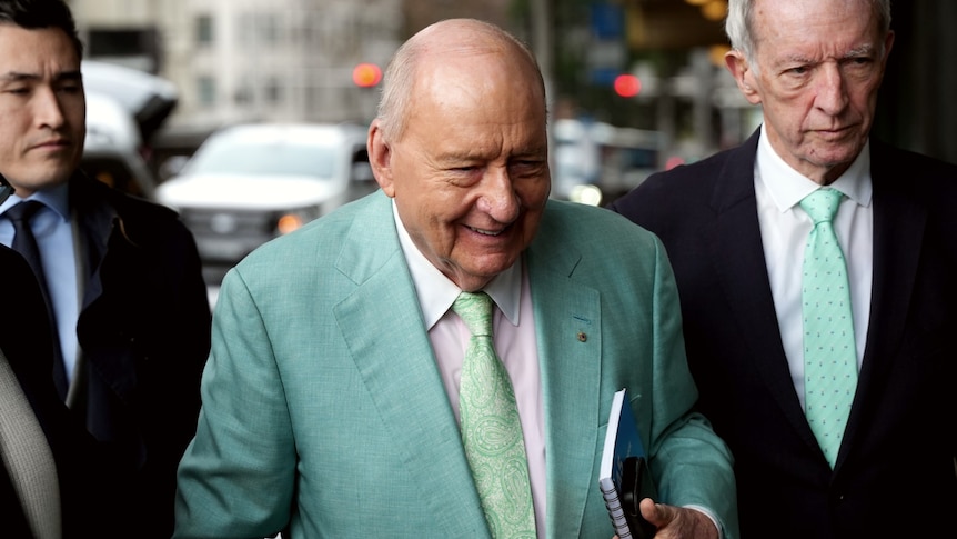 Alan Jones accuser told Ray Hadley about alleged assault, court hears