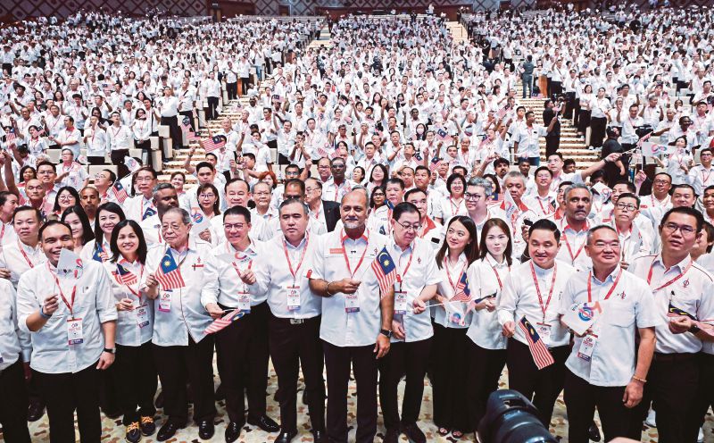 DAP sets Anwar year-end deadline for AG-PP separation, PM term limit Bills