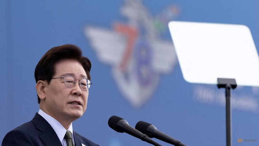 South Korea's Lee says country cannot avoid raising interest rates