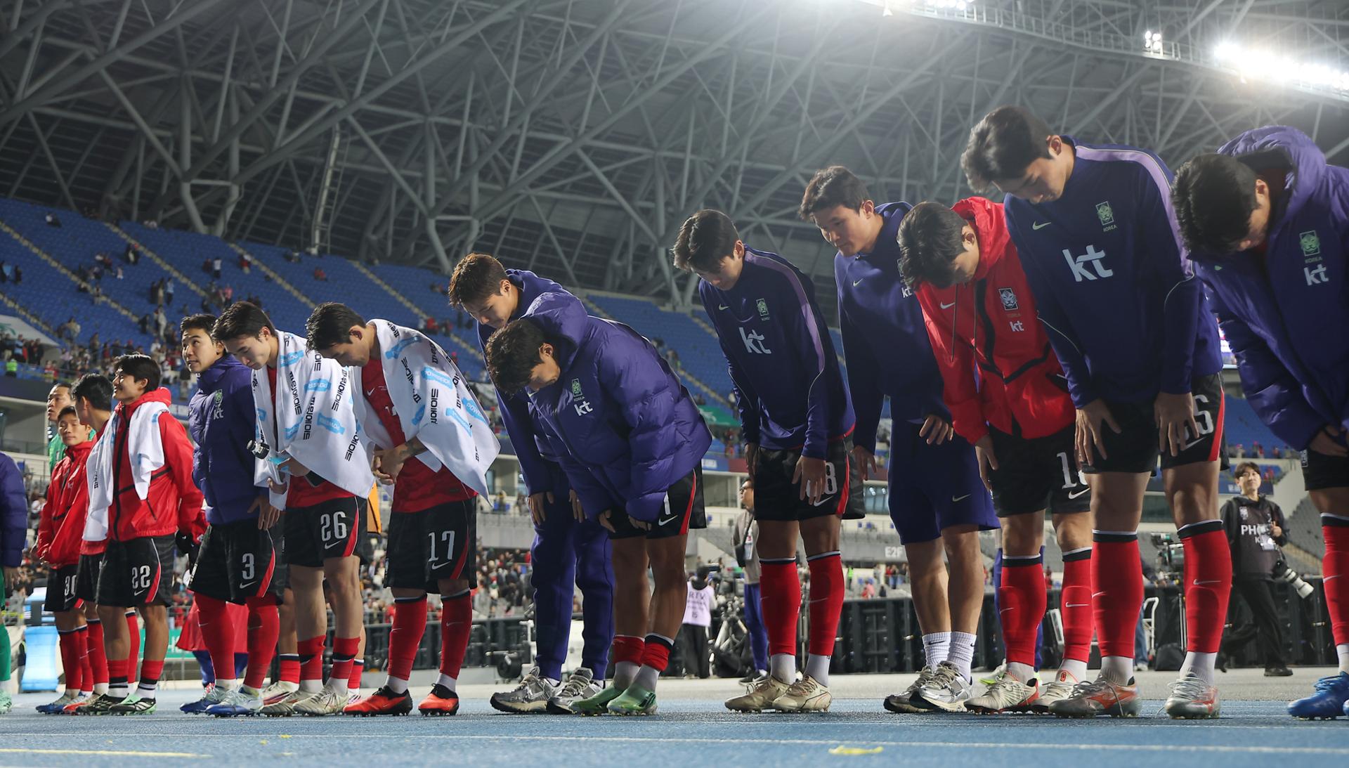 National football federation urges halt to personal attacks on players