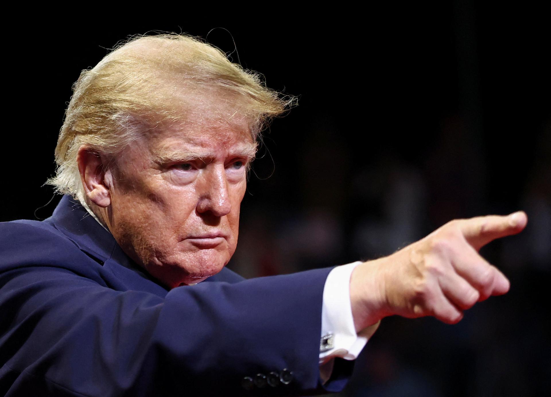 Trump says he does not believe China and Russia are helping Iran 'at all'