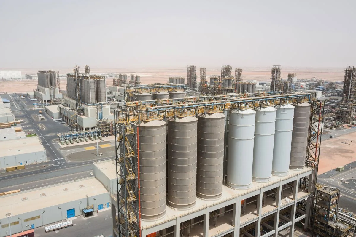 Covert Mideast Oil Flows Are Keeping Global Prices in Check