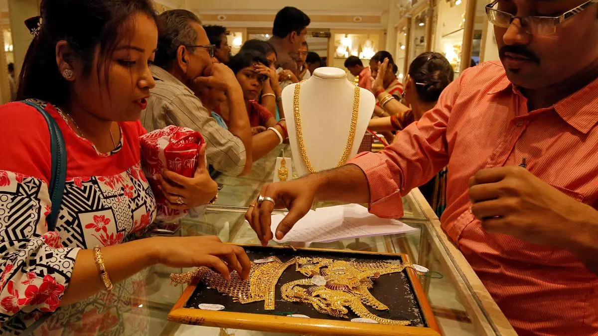 Today’s Gold Rate in India October 13: Gold prices down in Coimbatore, Nagpur, Visakhapatnam, Surat, Jaipur