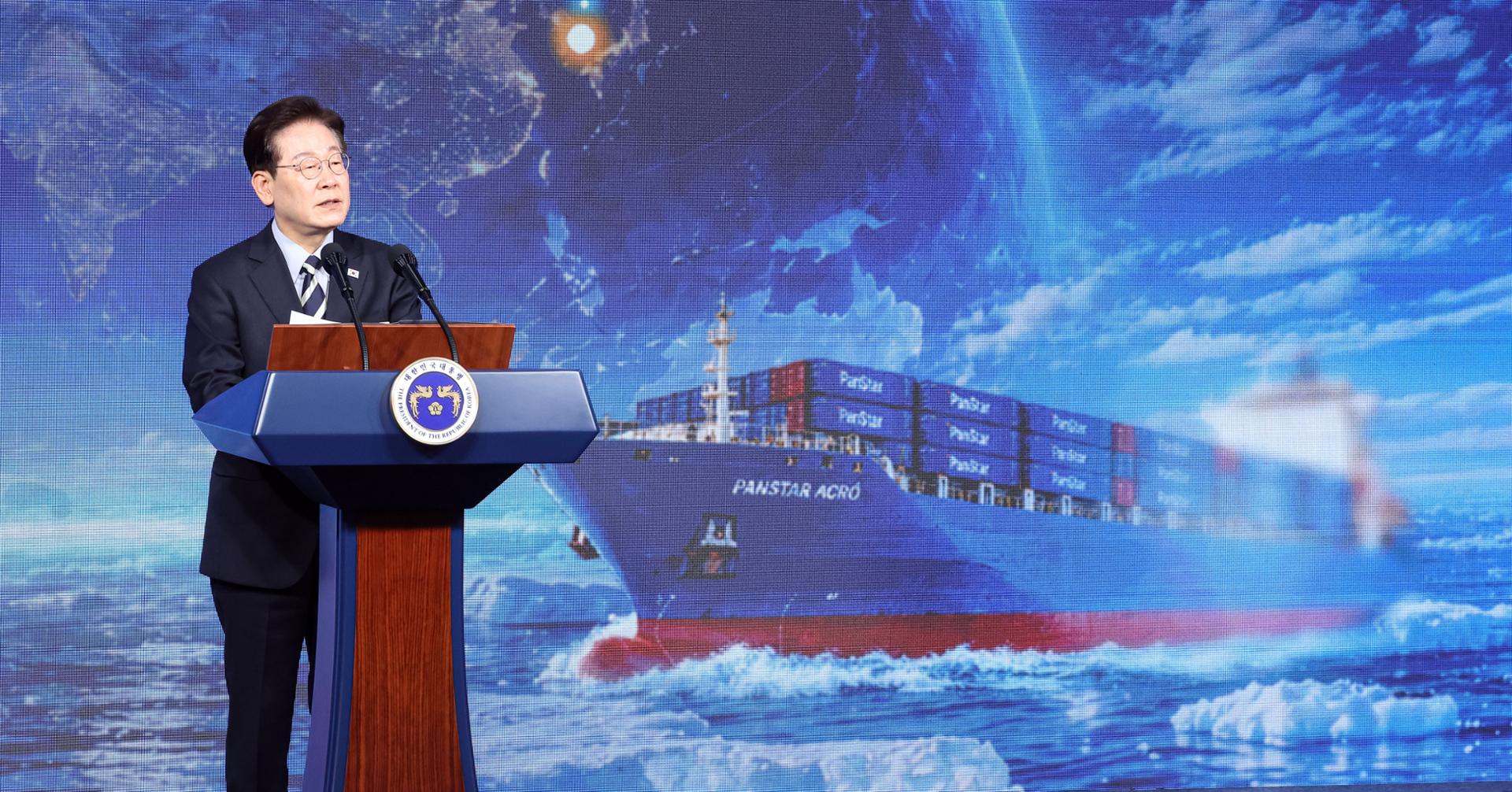 Lee says Arctic sea route development to comply with int'l sanctions