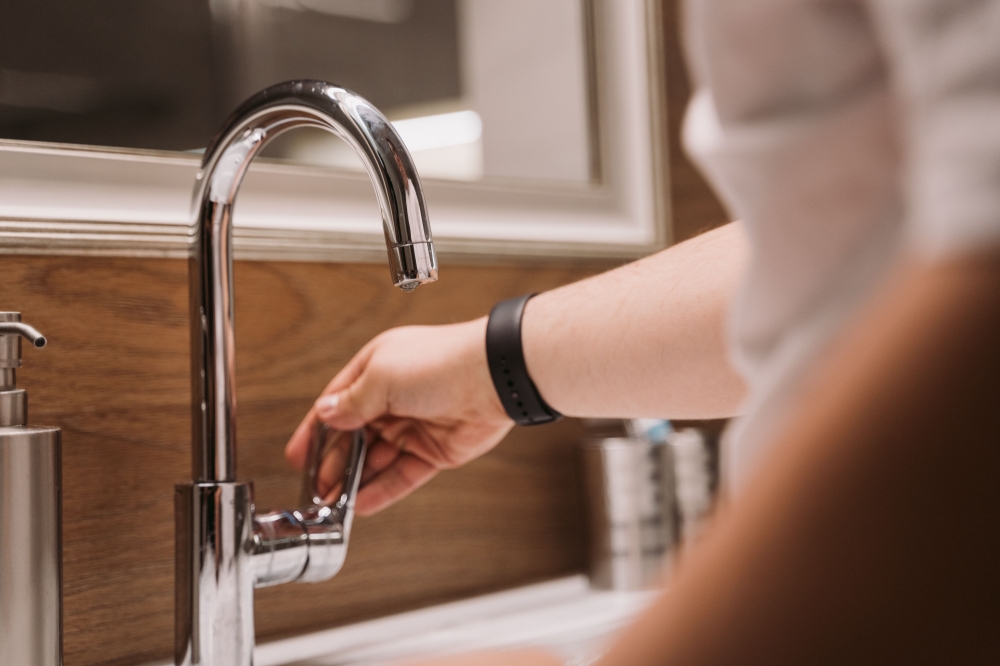 No water for nearly two months, then a RM120,000 bill — Putatan condo dwellers ask why pay for water Sabah water utility was already treating