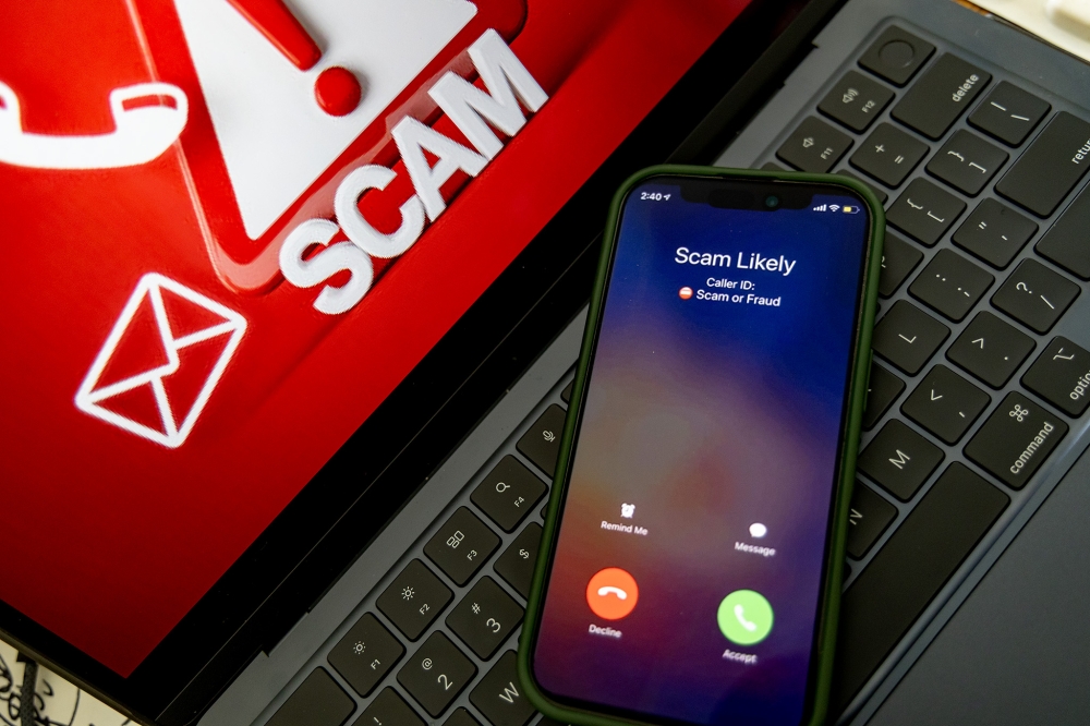 Kuching man loses RM104,310 after falling for WhatsApp scam from friend’s hijacked account