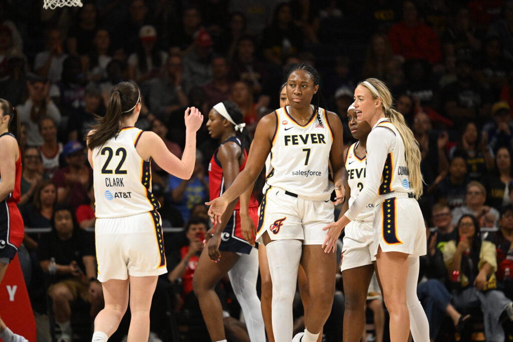 Fever celebrate Sophie Cunningham on 30th birthday