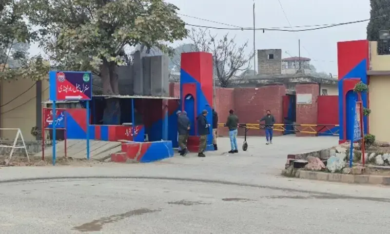 231 foreigners picked from plaza sent to Adiala, Attock jails