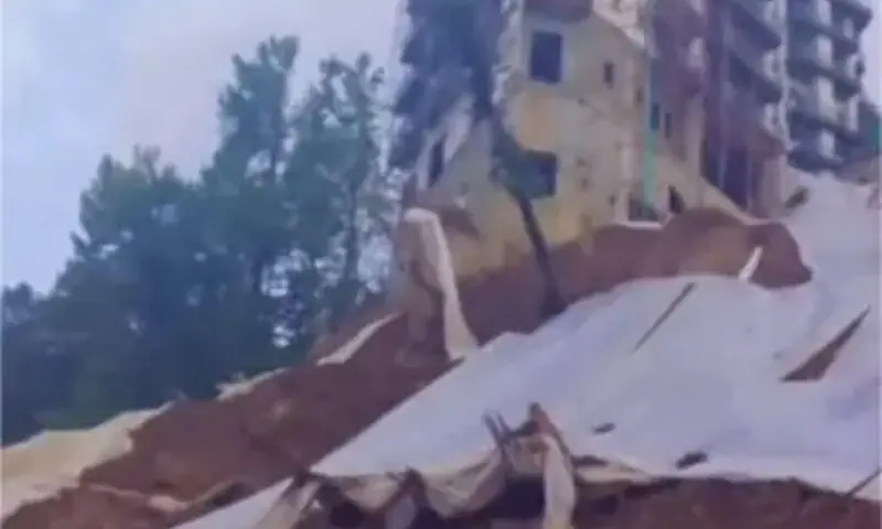Landslide puts multi-storey buildings in Galiyat at risk
