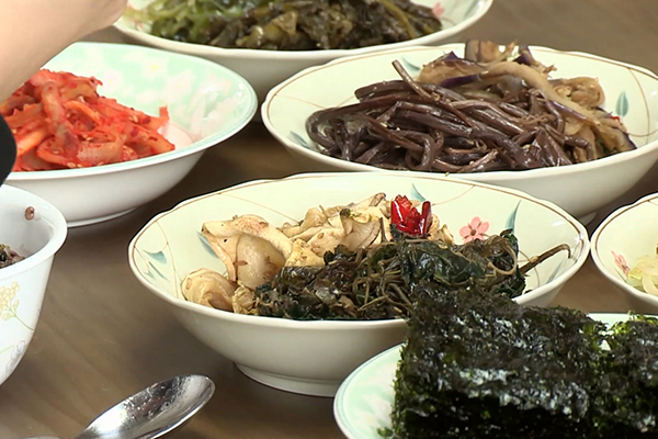 Study: 1 in 8 Adolescents Eats with Parents Fewer Than 4 Times a Week