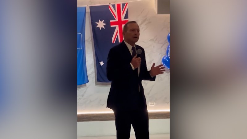 Watch: Tony Abbott performs Tom Jones cover at Liberal fundraiser