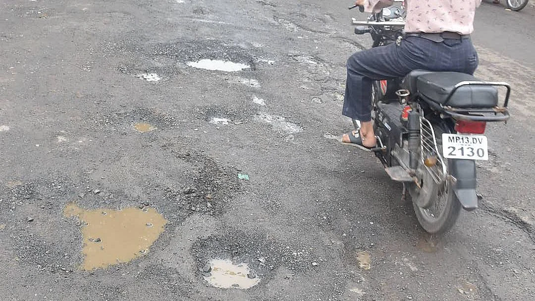 Vasai-Virar Pothole Crisis: BJP MP Hemant Savara, MLA Rajan Naik Hit Streets, Demand Urgent Road Repairs As Heavy Rains Worsen Conditions | Video