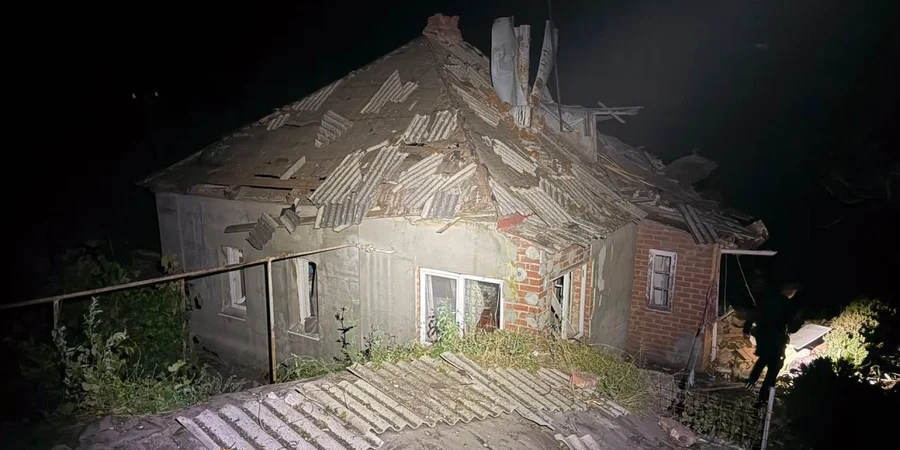 Two Russian glide bombs hit residential areas in Izyum, injuring four people