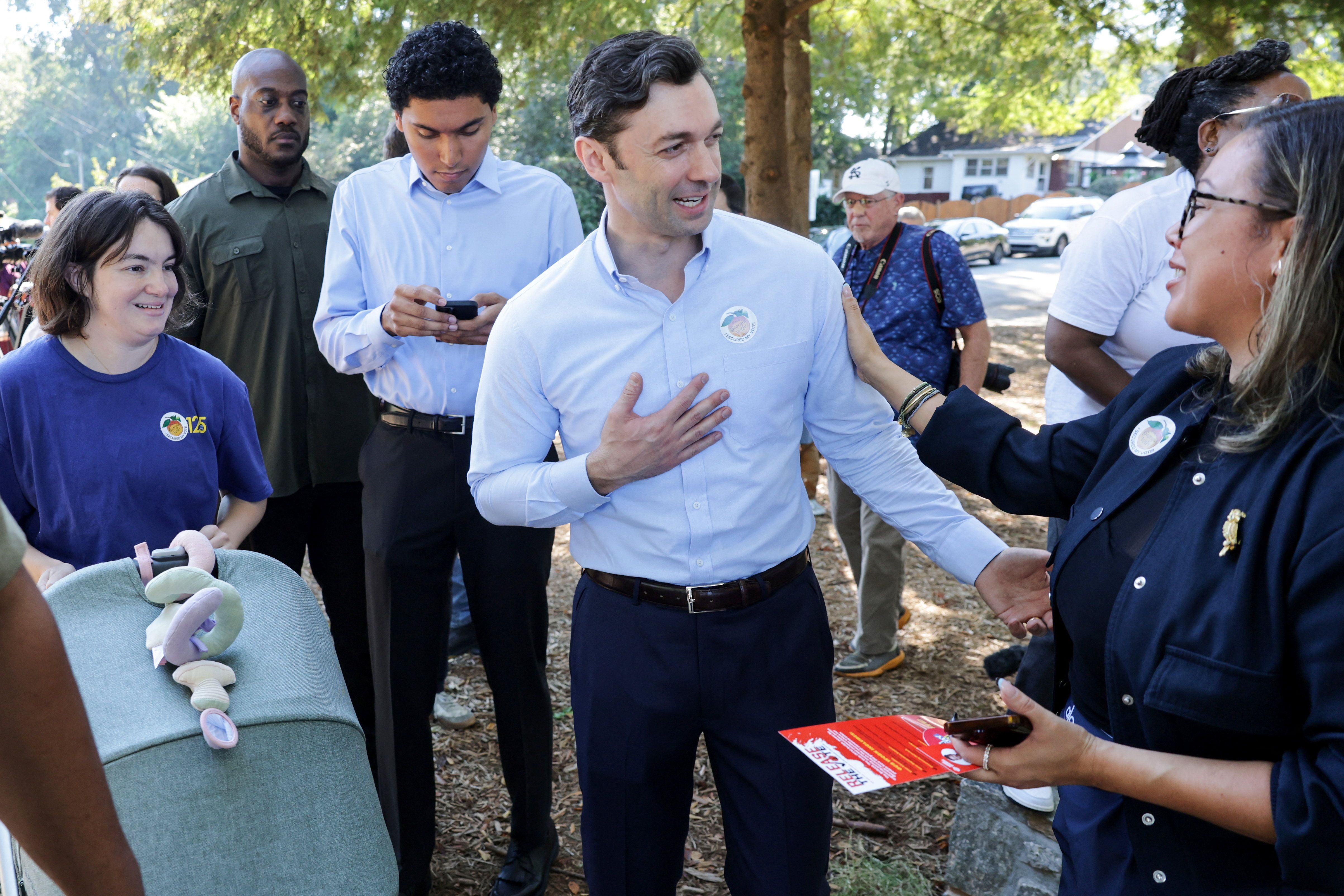 Congress battle drifts deeper into red territory