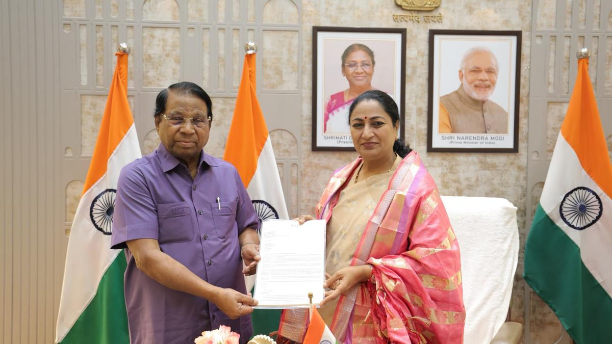 VIT chancellor Viswanathan calls on Delhi CM