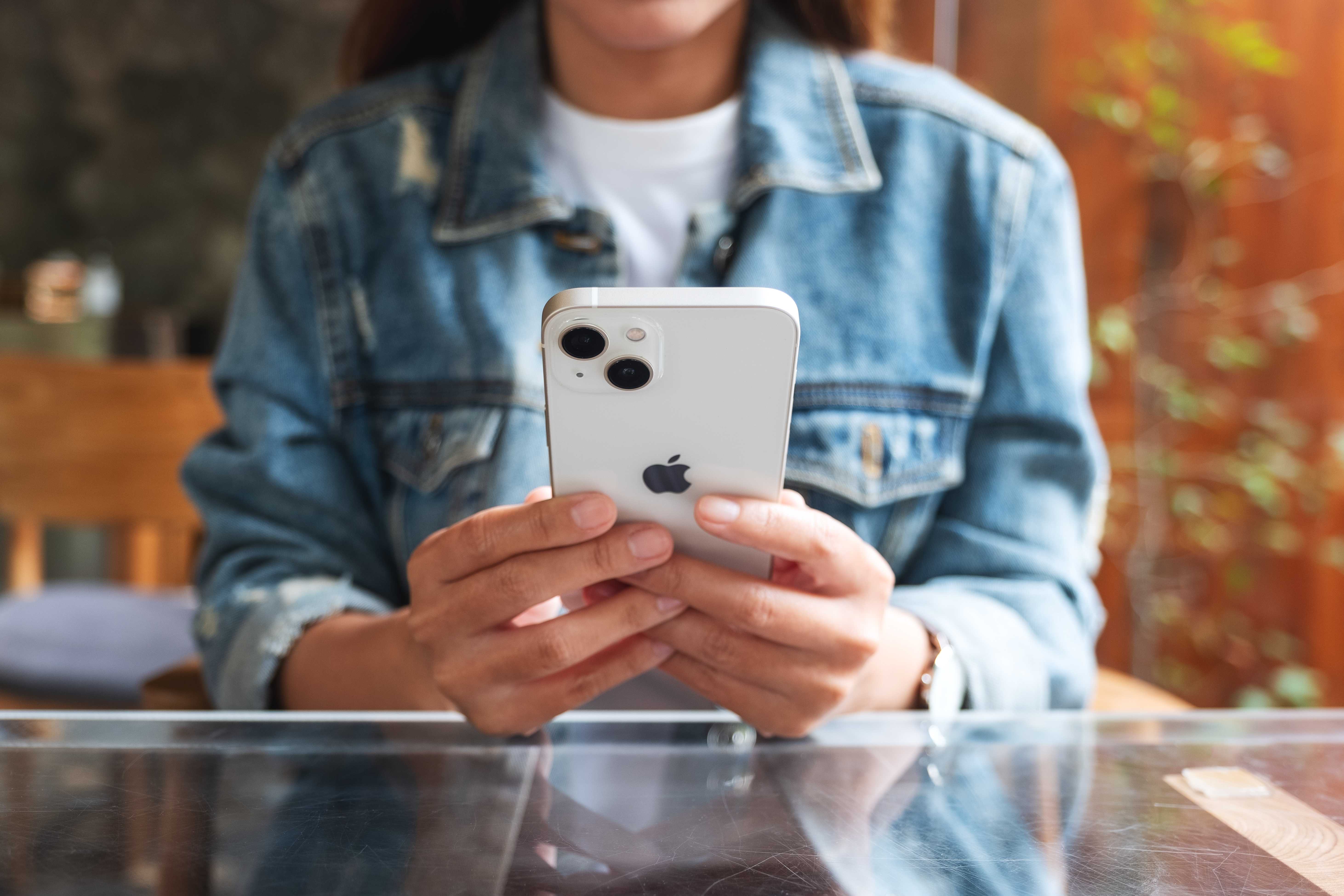 Mobile phone sales plunge to lowest level in 14 years