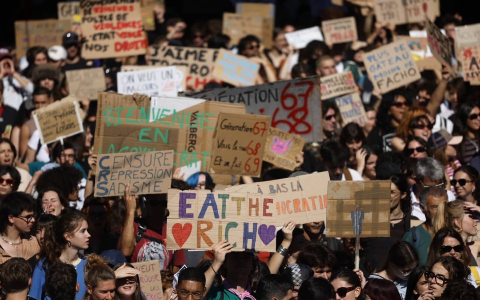 Demonstrations backing France’s protesting students gather strength