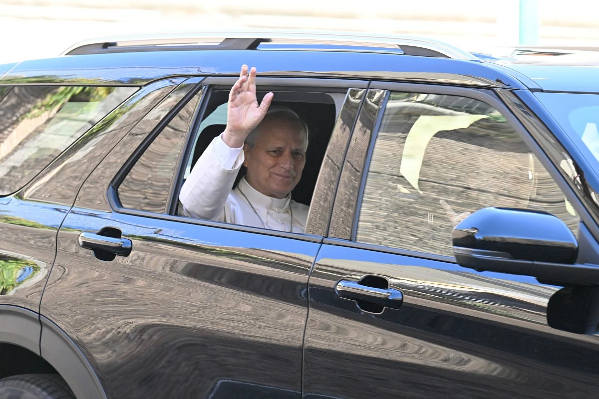 Pope Leo has cancerous tumour removed in lung operation