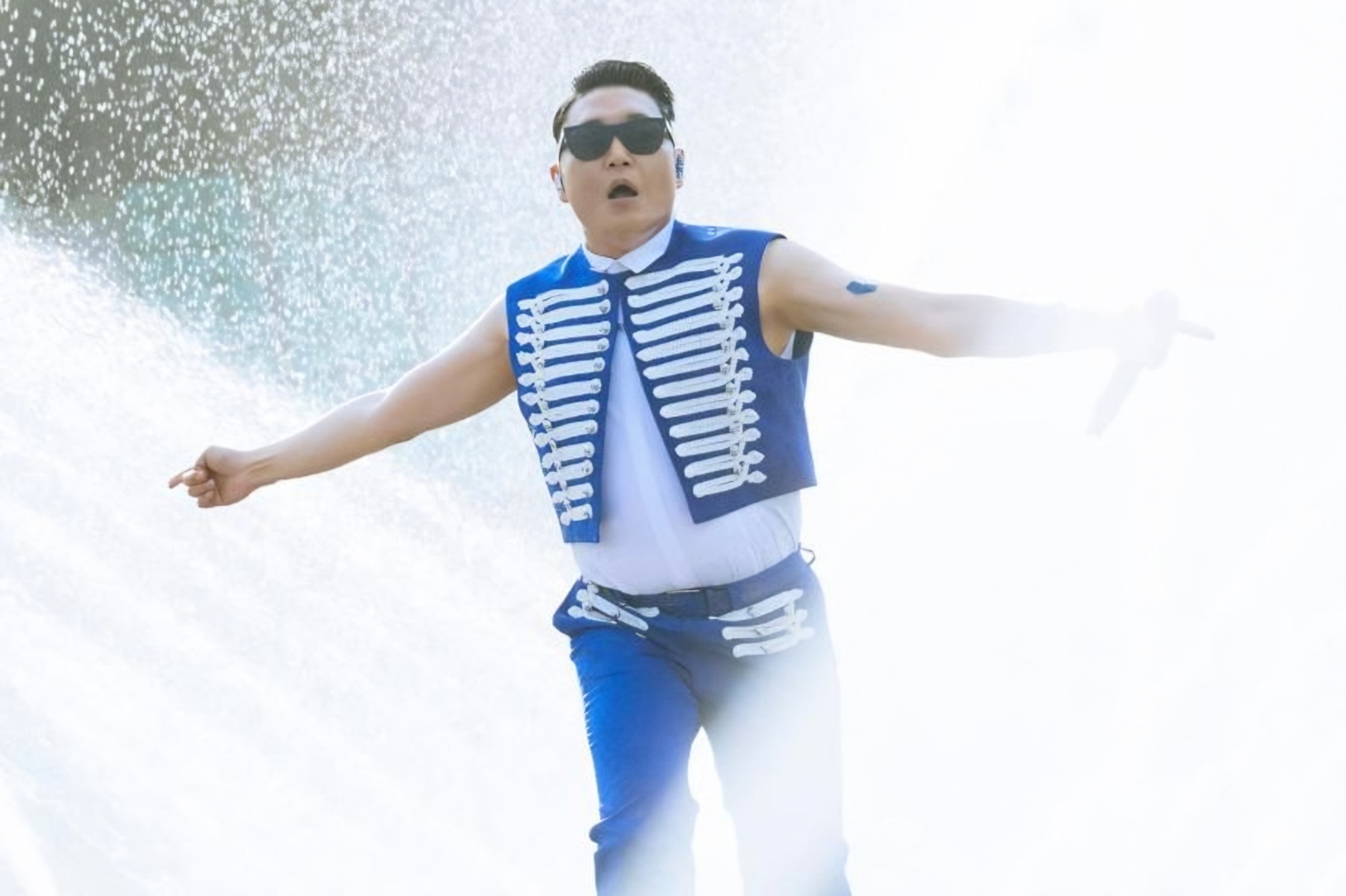 Why are some baseball fans fuming at PSY's 'Summer Swag' concert?