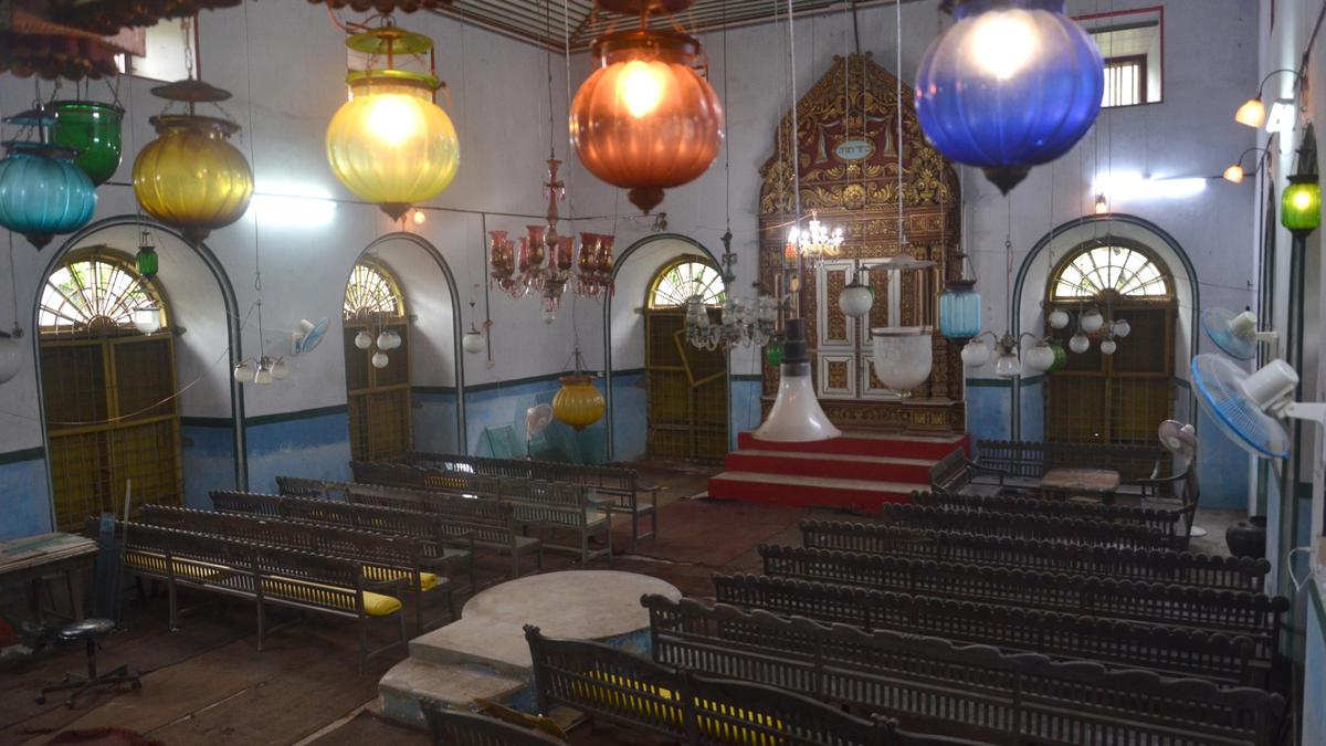 Man held on charge of setting fire to boards outside Kadavumbhagam synagogue in Keralam’s Kochi