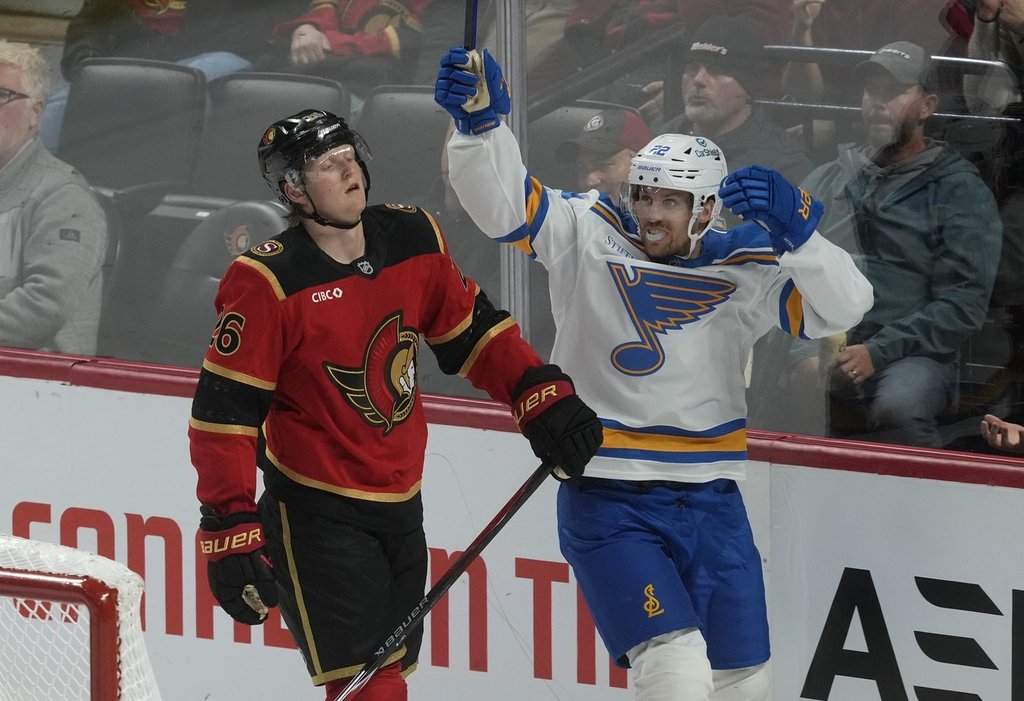 Blues cool off hot Senators with 7-2 road win