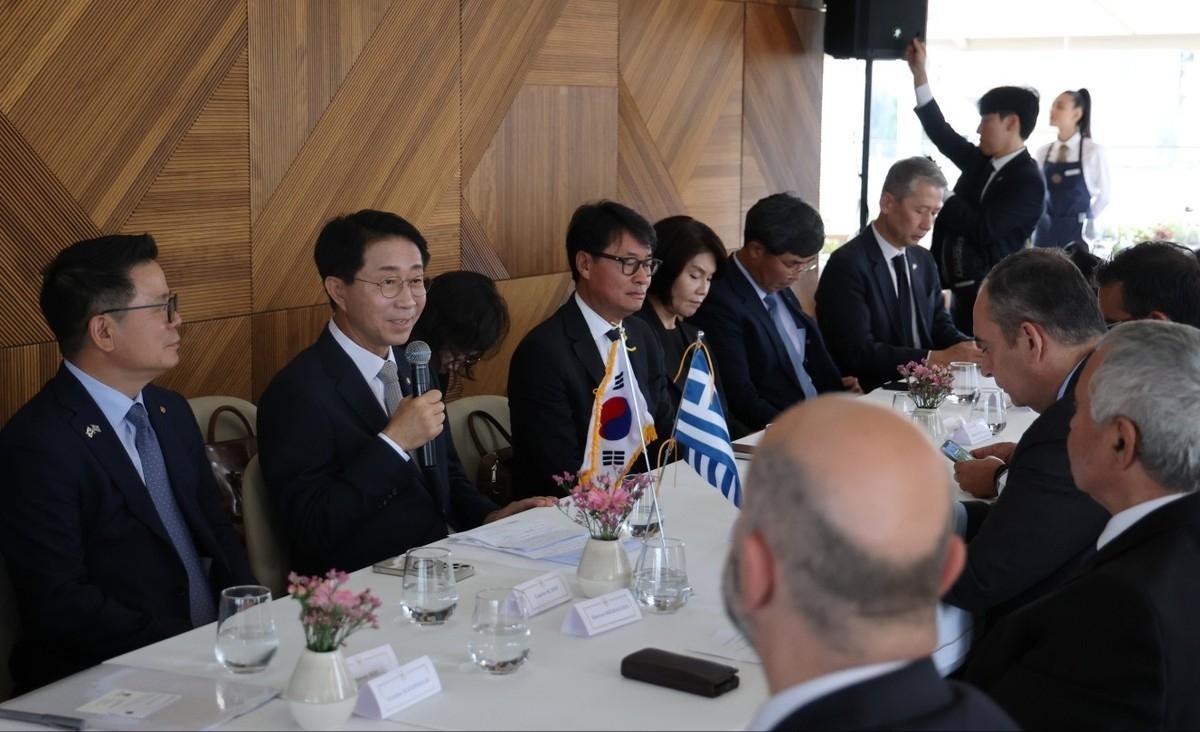 Parliamentary speaker Cho calls for stronger defense, economic cooperation with Greece