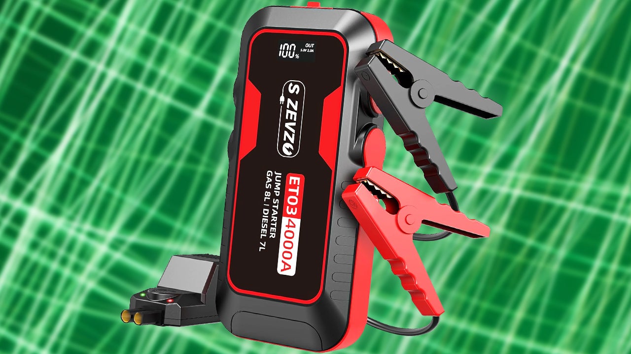 Amazon Has a Well-Reviewed 12V 4,000A Cordless Car Jump Starter for Just $25.64 After Coupon