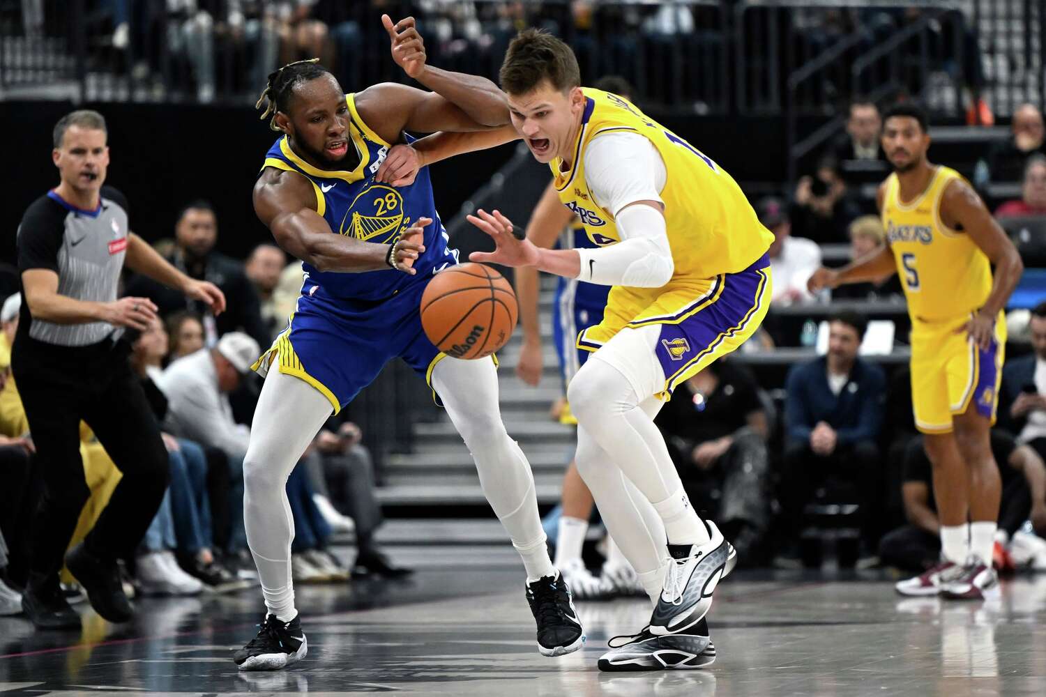 Warriors beat Lakers, but show defensive weaknesses with Draymond Green resting