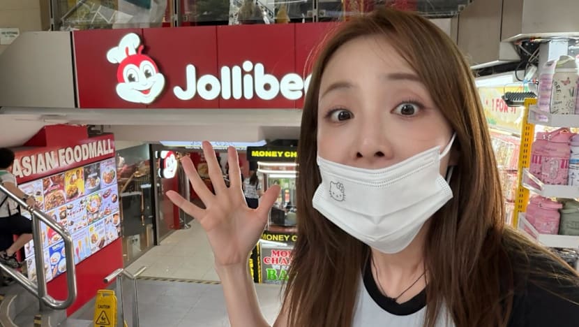 Philippines-raised K-pop star Sandara Park surprised to find Jollibee on Orchard Road, gets dinner there
