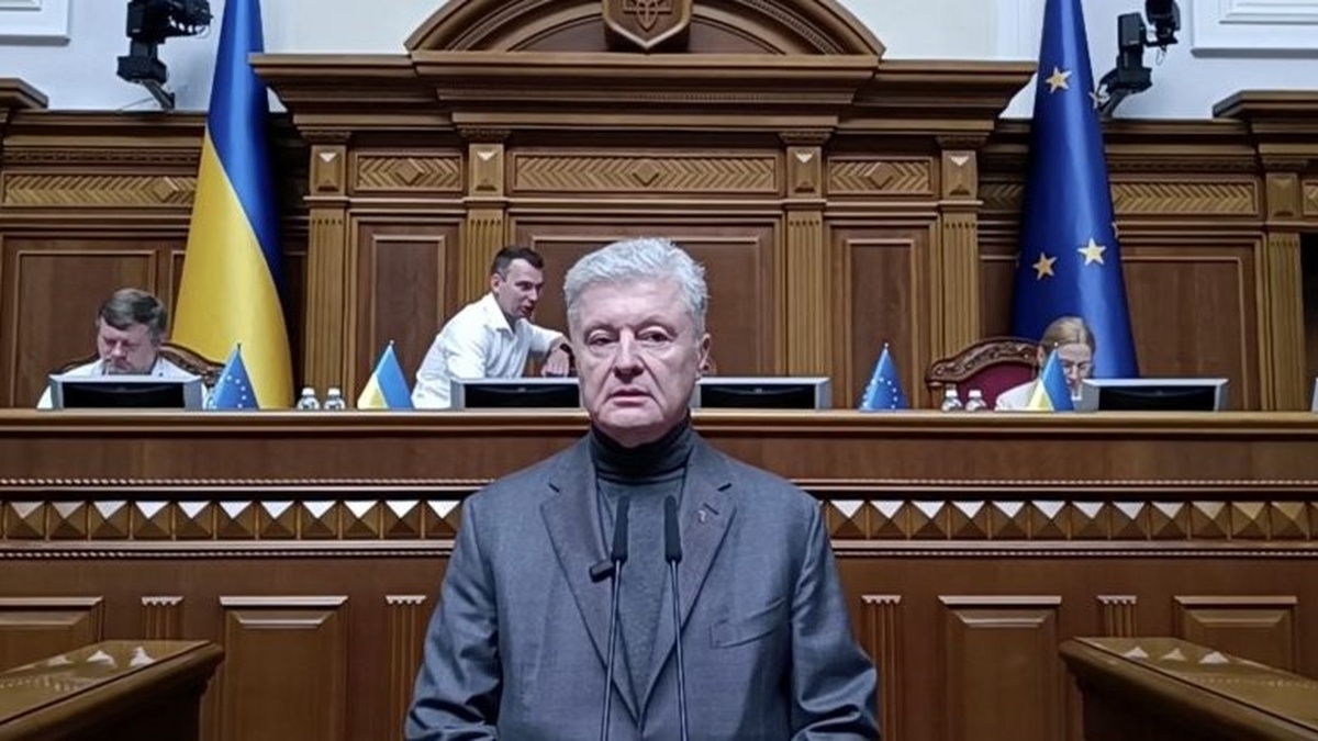 Poroshenko named opposition leader, European Solidarity rated least negatively among Rada factions – KMIS poll