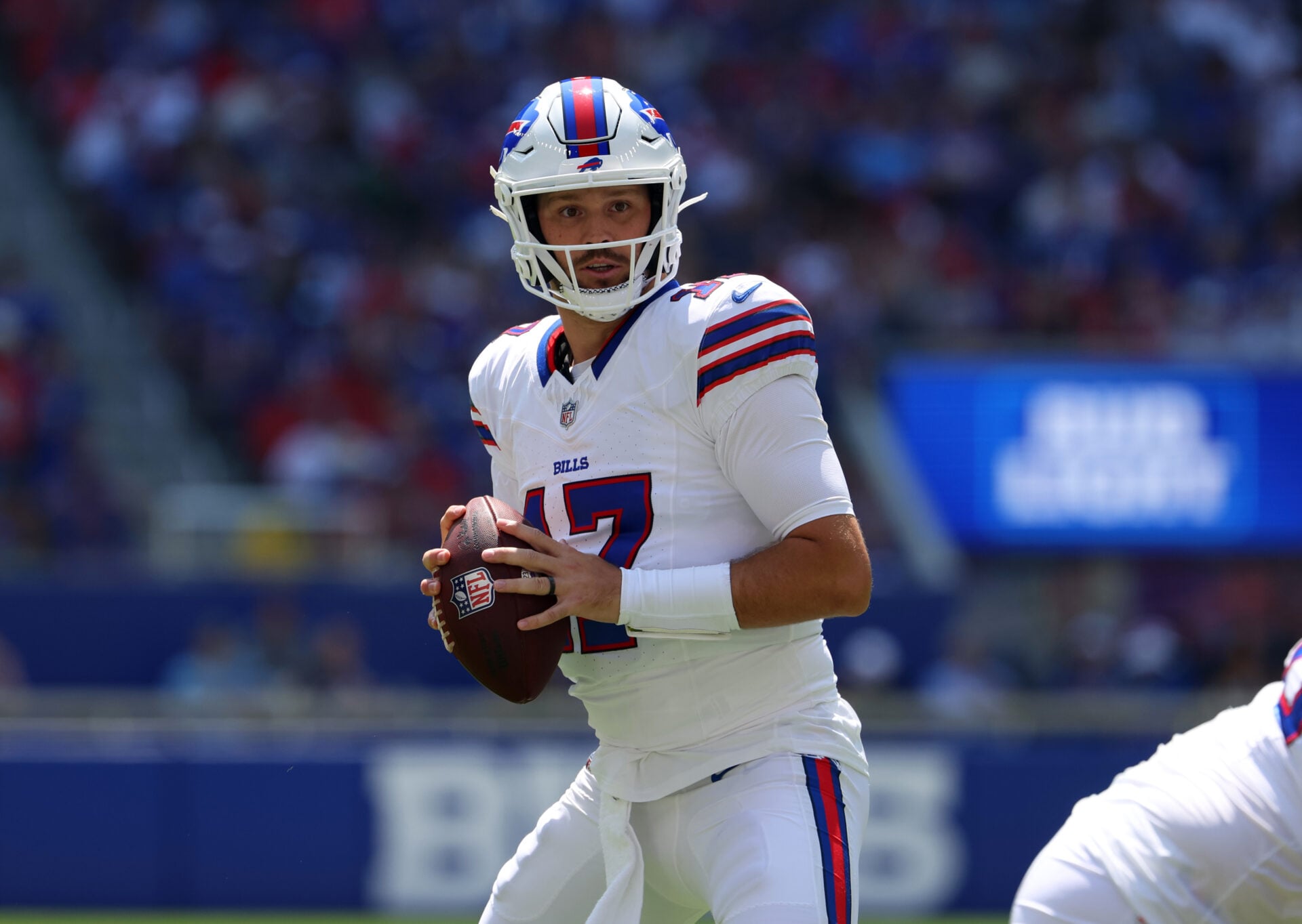 ‘Wow’ – Buffalo Bills star reveals what it’s like blocking for Josh Allen