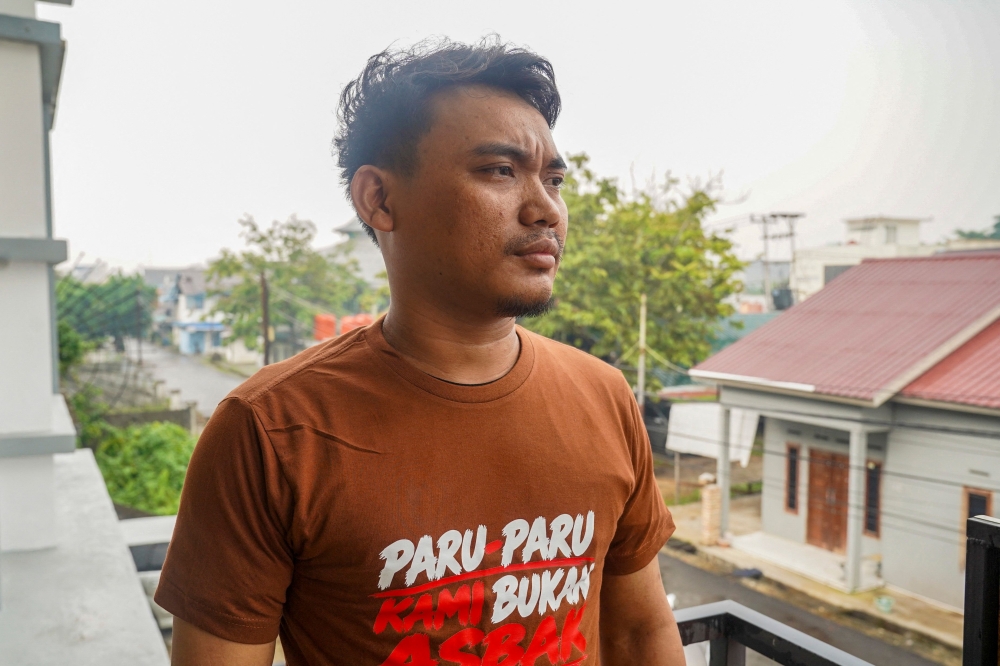 ‘We want to breathe fresh air’: Indonesians on fire-ravaged island sue Prabowo, officials over haze