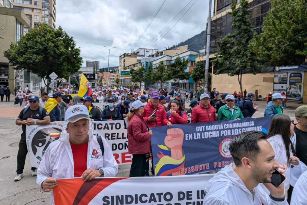 Opposition Calls First Day of Protests Against De la Espriella
