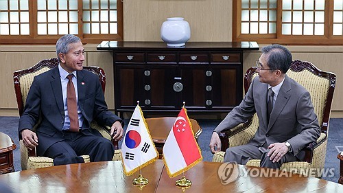 Top diplomats of S. Korea, Singapore discuss Korean Peninsula issues by phone