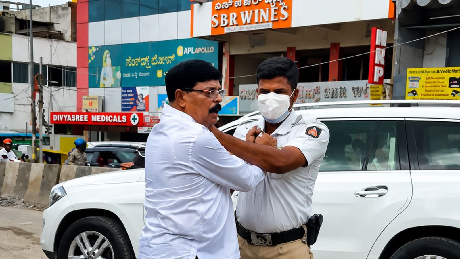 JD(S) leader grabs traffic cop by collar and ‘kicks’ him for stopping car in Bengaluru