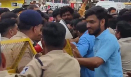 Several Injured After Nag Panchami Rush Triggers Stampede-Like Situation Near Harsiddhi Temple In Ujjain; 'Rumour,' Says Temple Committee| VIDEO