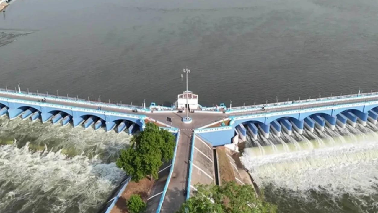 Cauvery row: SC asks Karnataka to comply with water release directions to Tamil Nadu