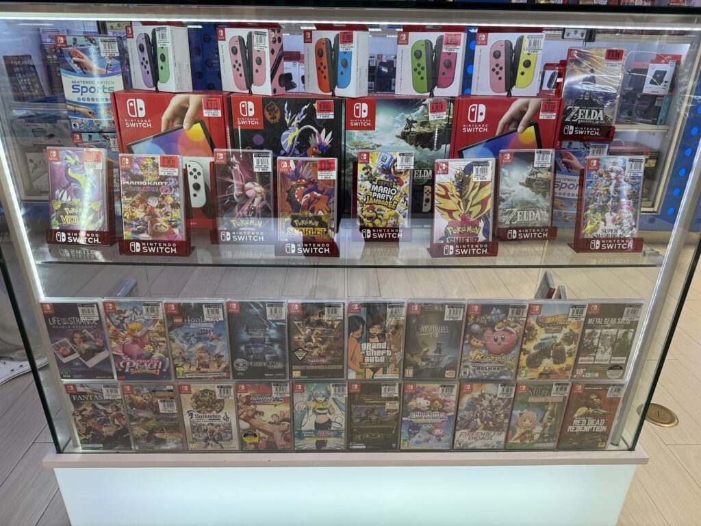 Nintendo Vows to Keep Selling Physical Games as Sony Goes Digital