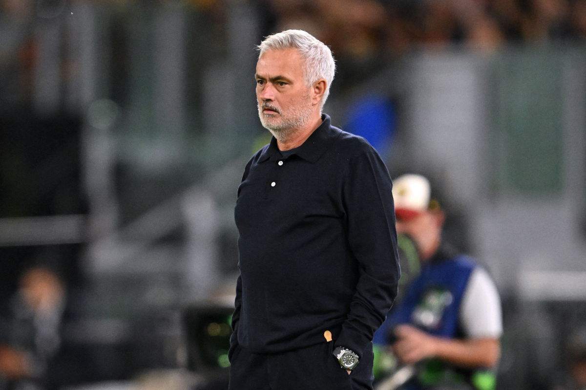 Roma tifo with tribute to Mourinho on Champions League return