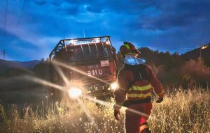 Soldier dies and three injured in accident during battle against major Aragón wildfire