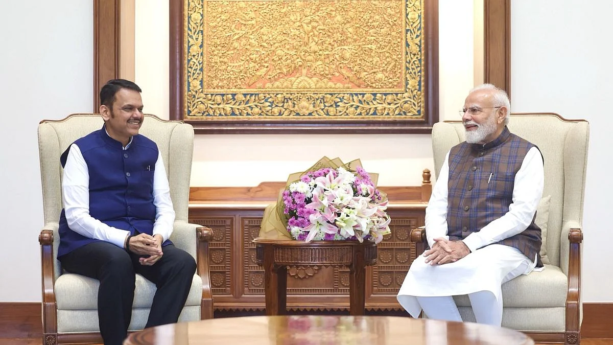 Maharashtra CM Fadnavis Meets PM Modi In New Delhi, Discusses Development Schemes & Key Projects