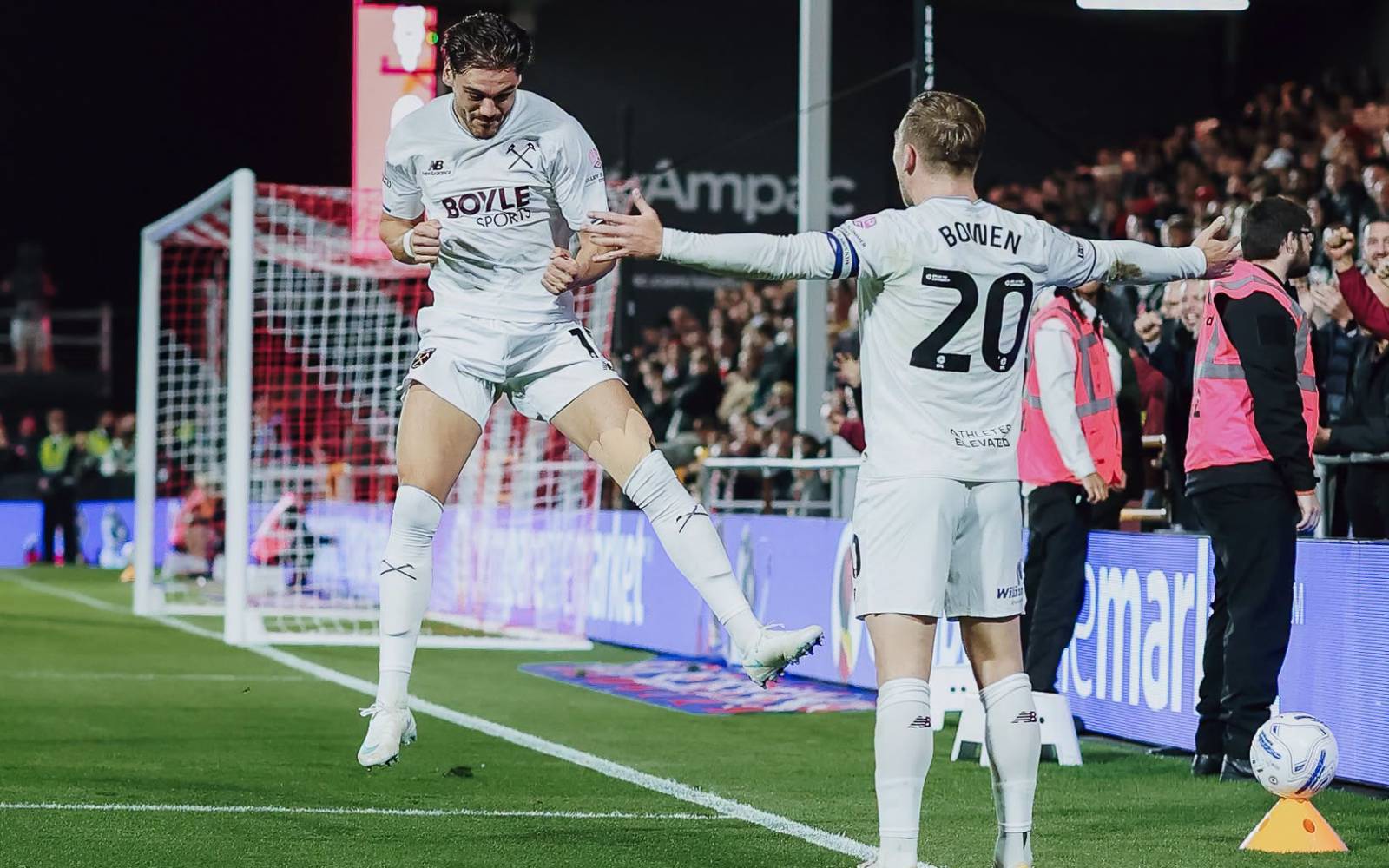 West Ham crush nine-man Lincoln in Championship